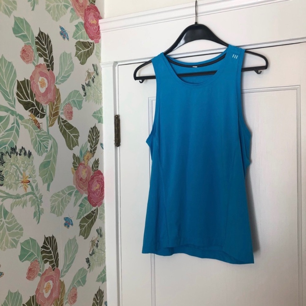 Lululemon Aqua Tank Top - Picture 2 of 9